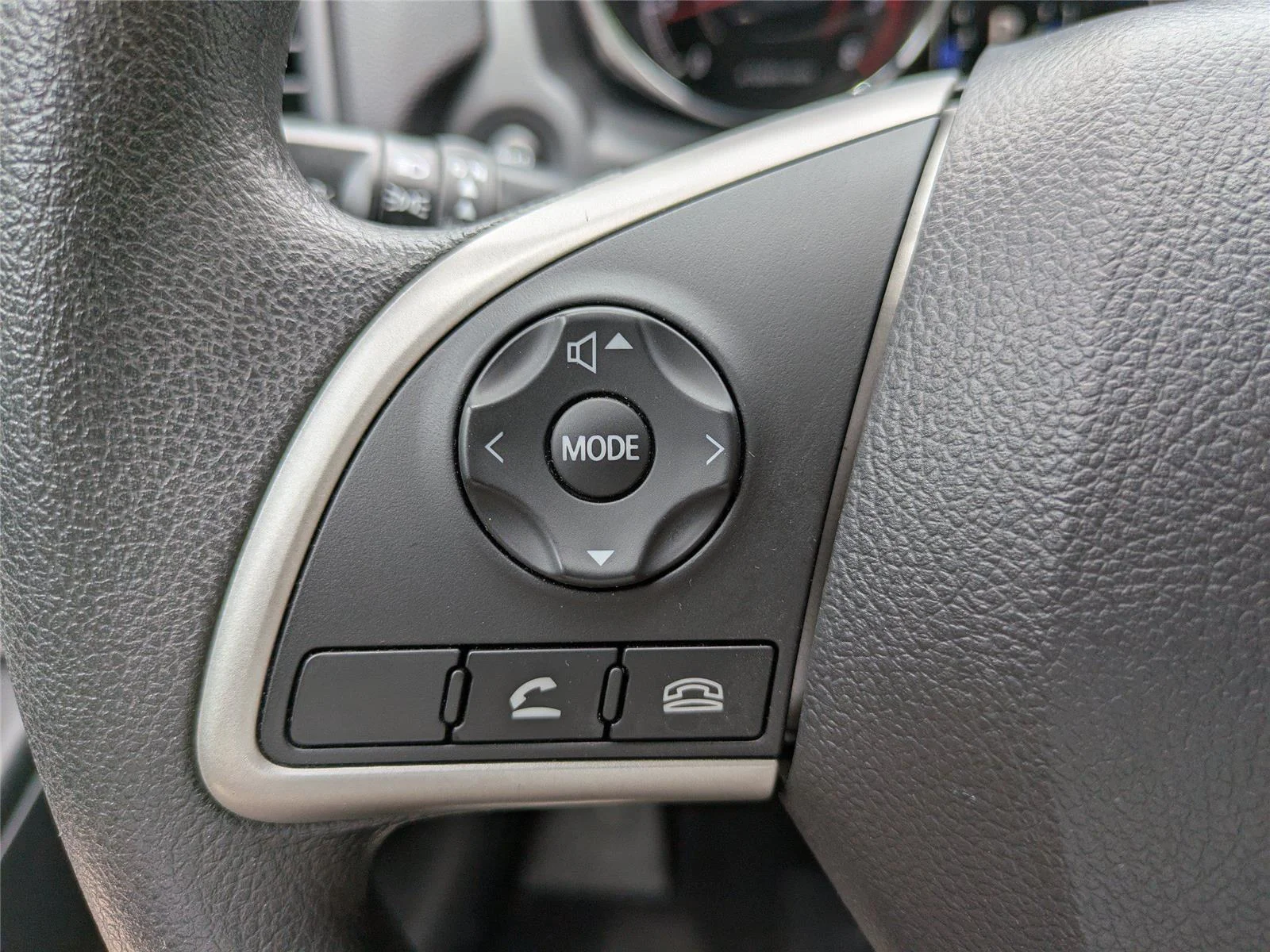 Used 2025  Mitsubishi S image 23