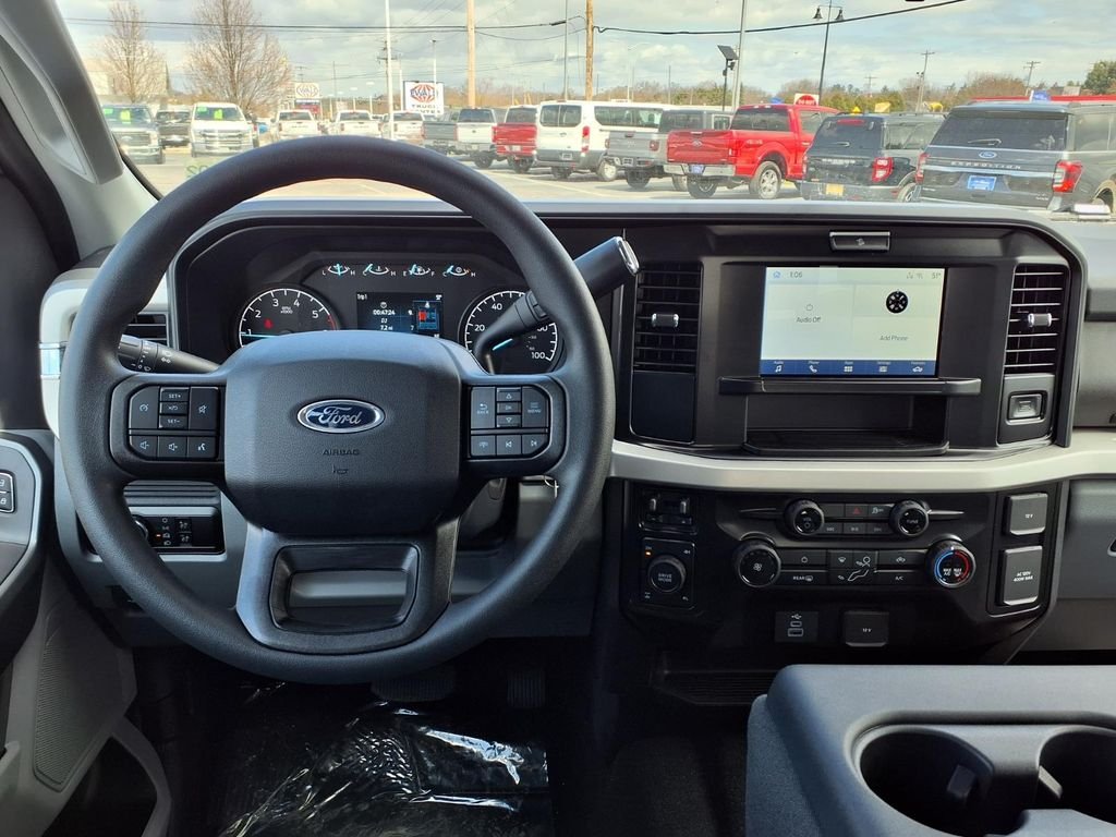 New 2026 Oxford White Ford F-250® XLT image 10