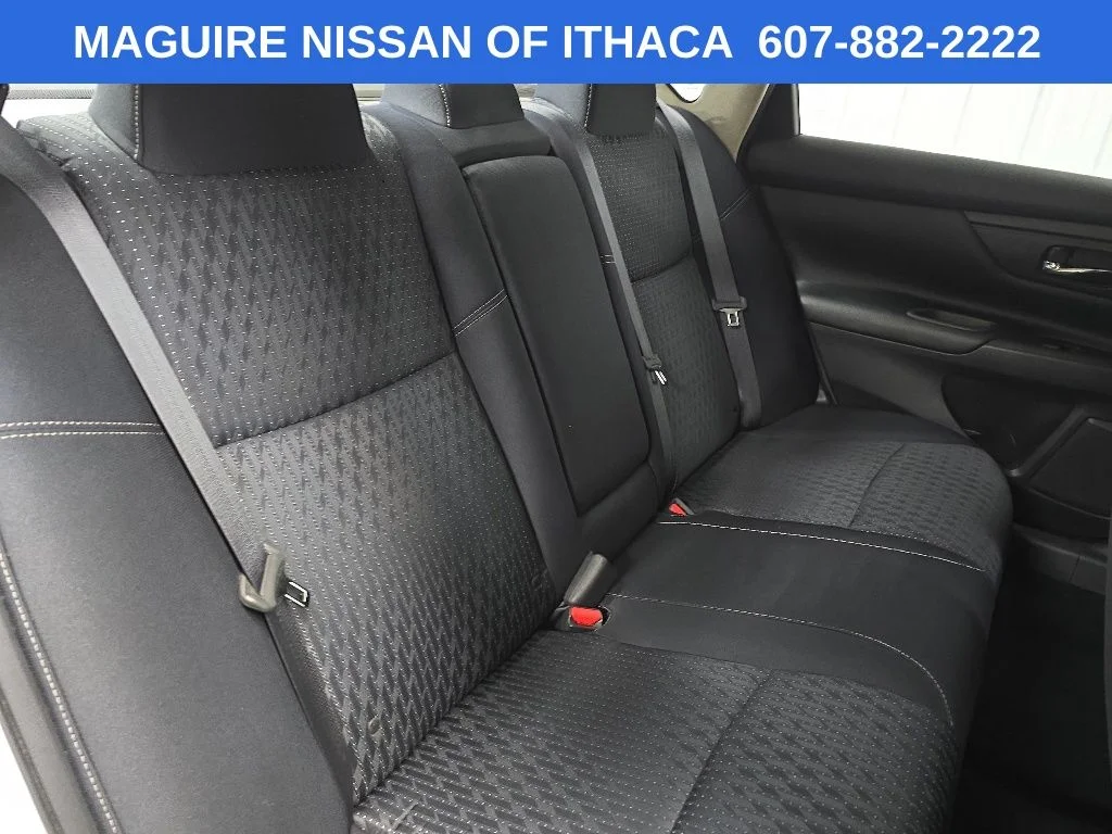 Used 2016 Silver Nissan 2.5 S image 16
