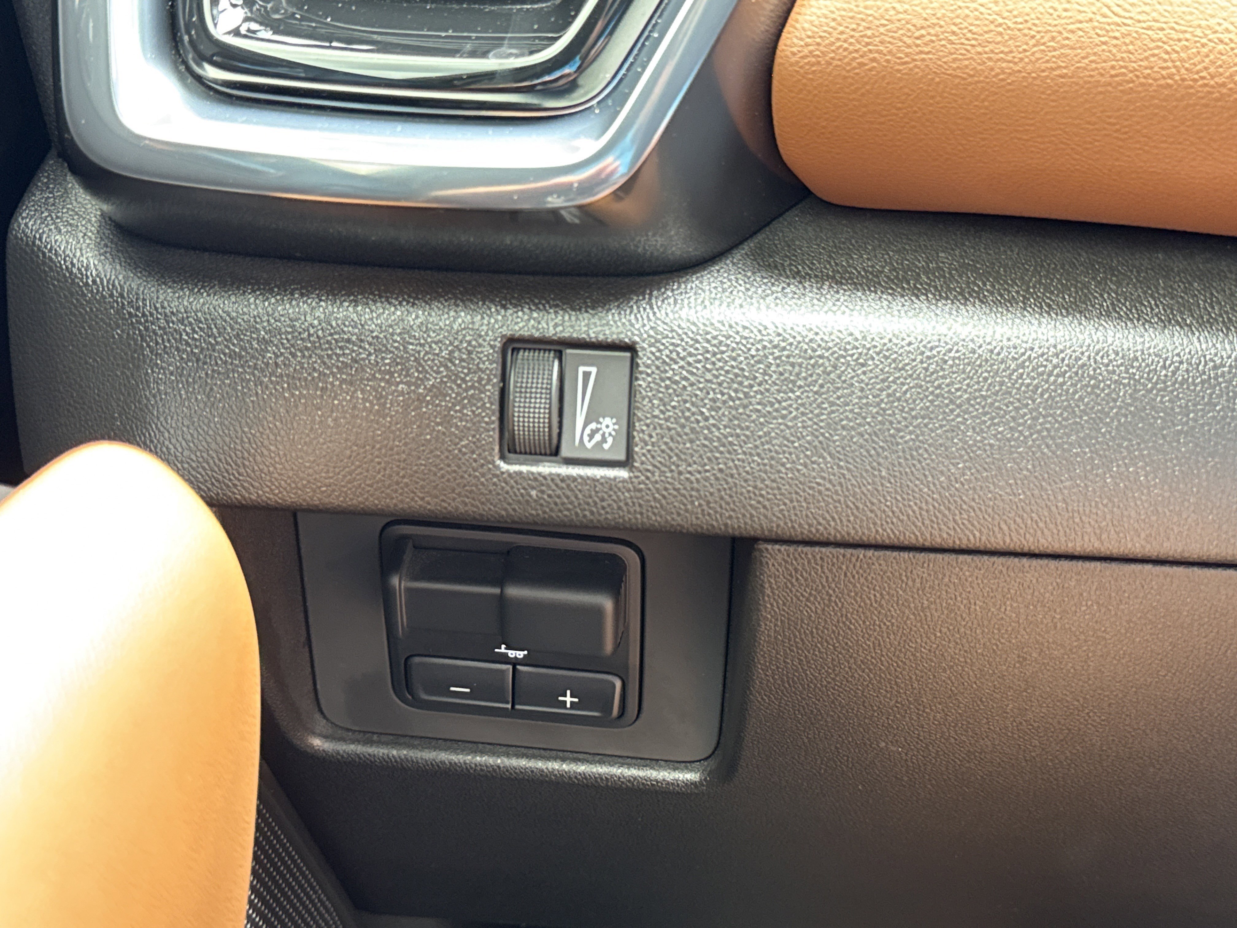 Used 2024 Solar Flare Metallic GMC 4WD AT4 image 18