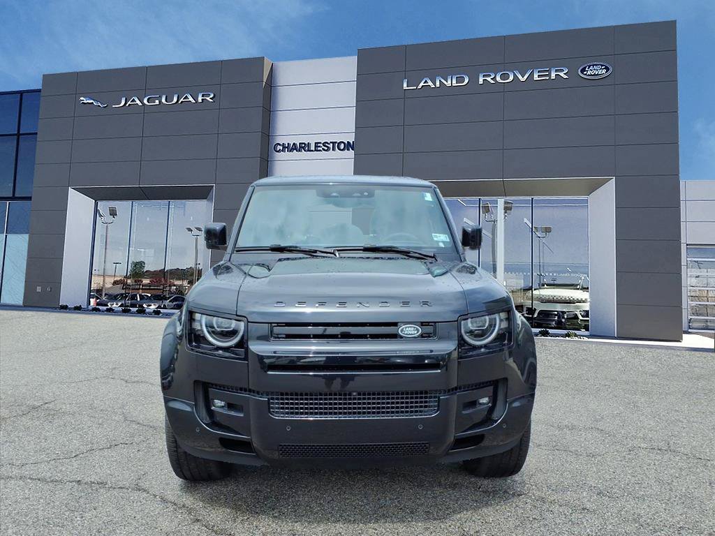Certified Used 2026 Santorini Black Metallic Land Rover X-Dynamic SE image 8