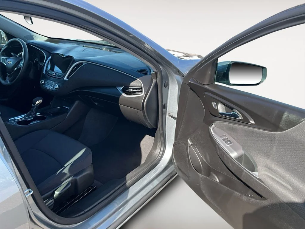 Used 2024 Sterling Gray Metallic Chevrolet LT image 9