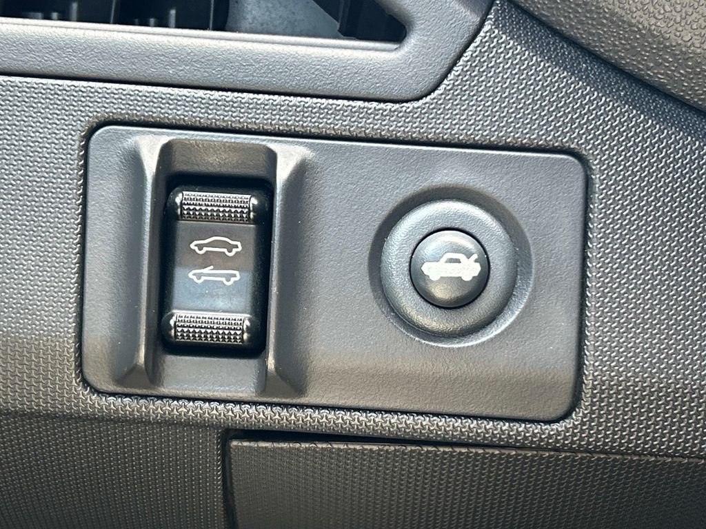 Used 2009 Black Chrysler Limited image 21