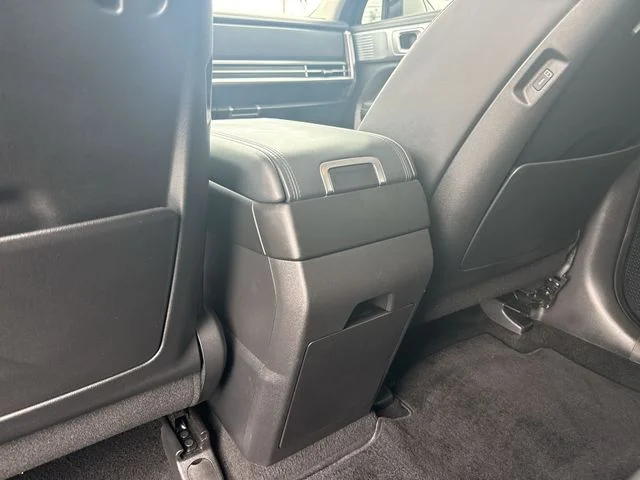 Used 2024 Black Hyundai SEL image 20
