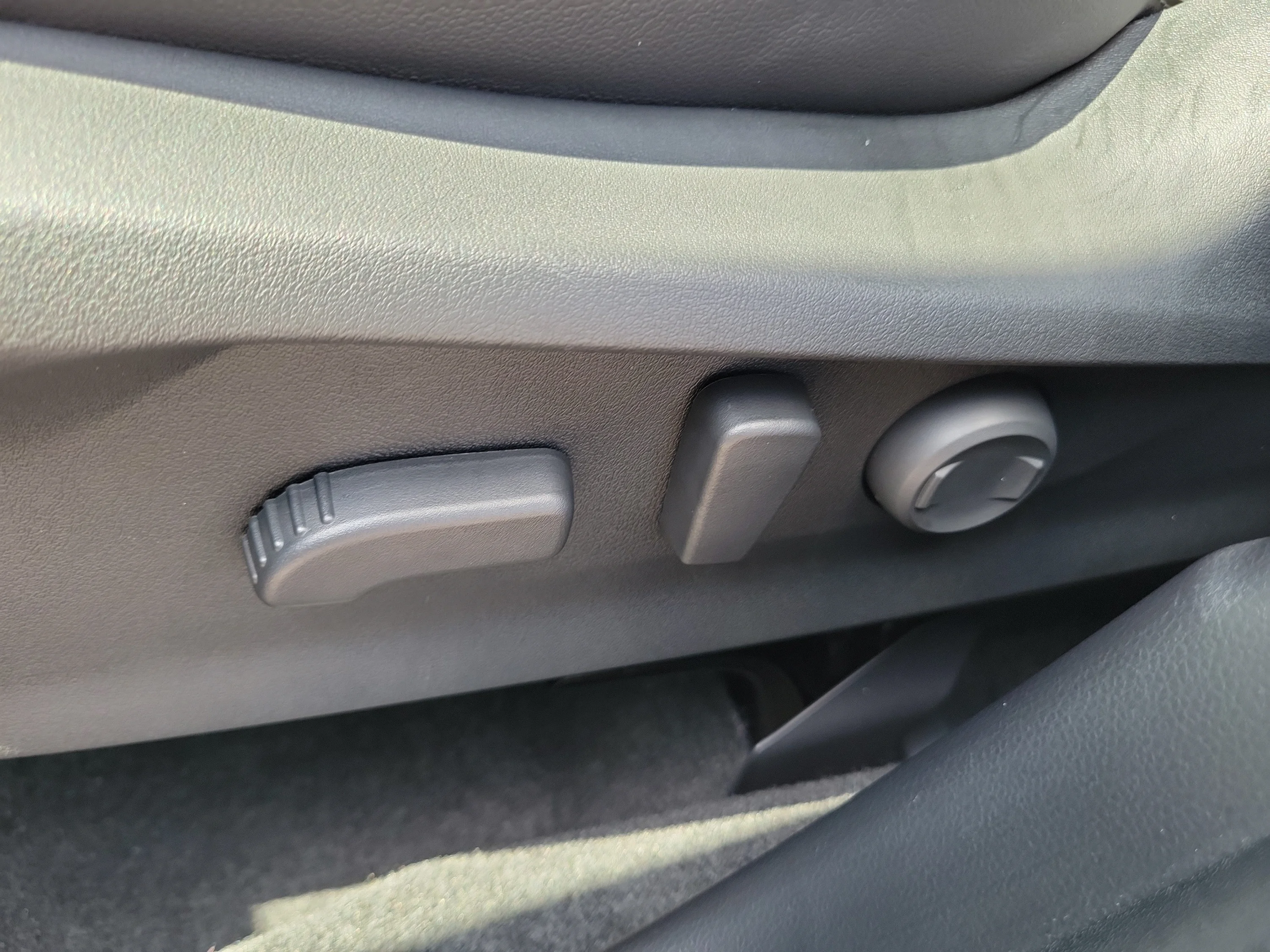 Used 2024 Magnetite Gray Metallic Subaru Limited image 22