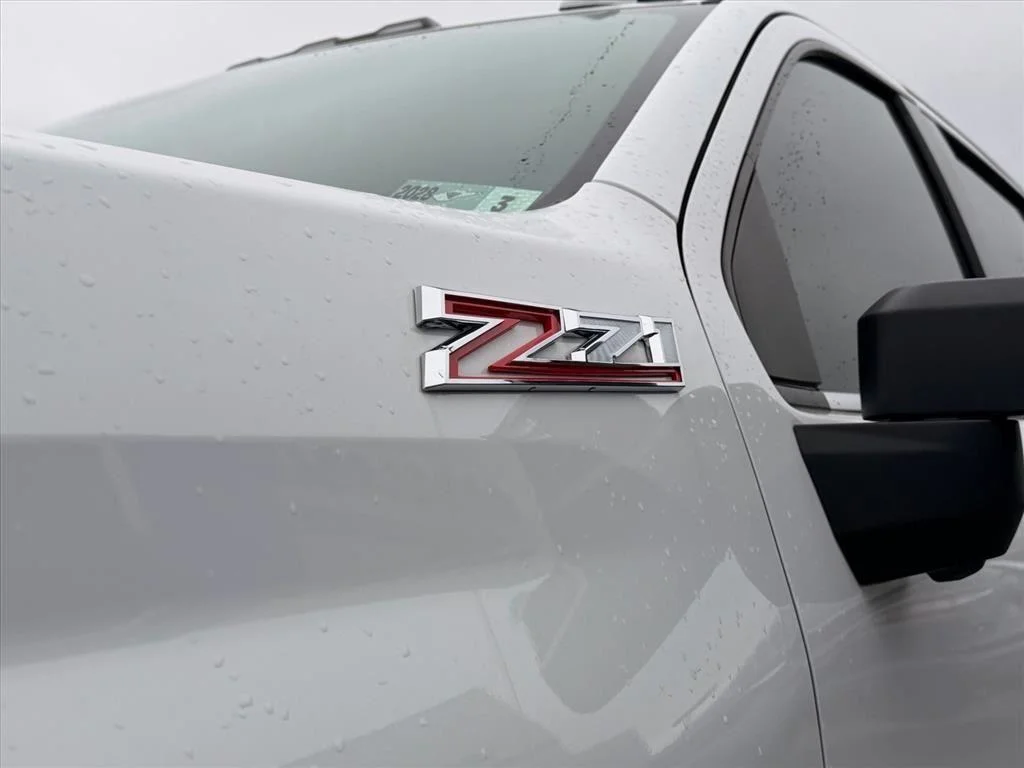 Used 2024 Summit White Chevrolet LTZ image 22