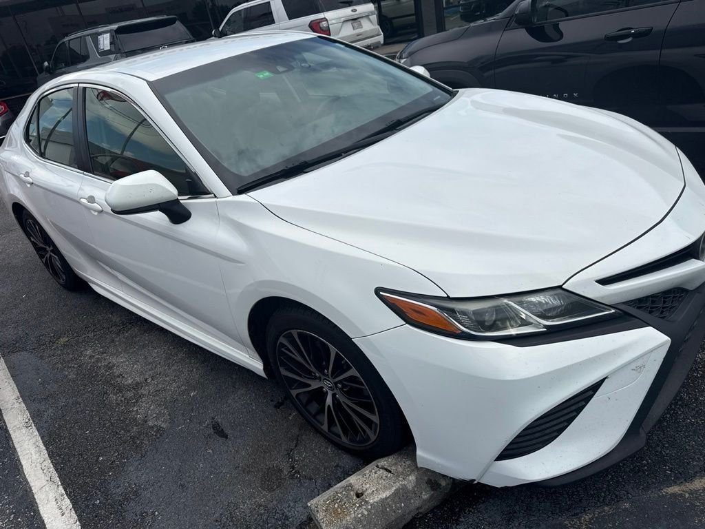 Used 2018 White Toyota LE image 1