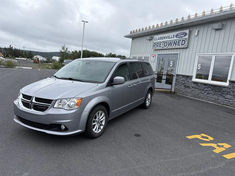Used 2019 Grey Dodge SXT 35th Anniversary Edition image 2