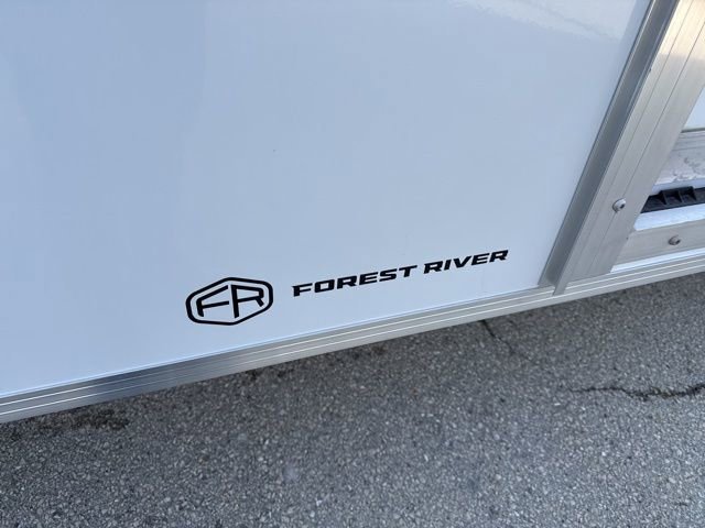 New 2025 Summit White Chevrolet 2WT image 7
