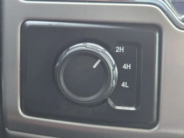 Used 2022 White Metallic Ford Platinum image 17