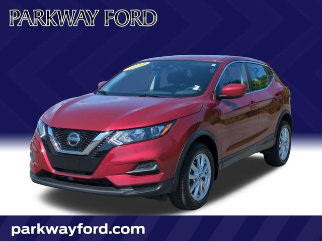 Used 2021 Red Nissan S image 1