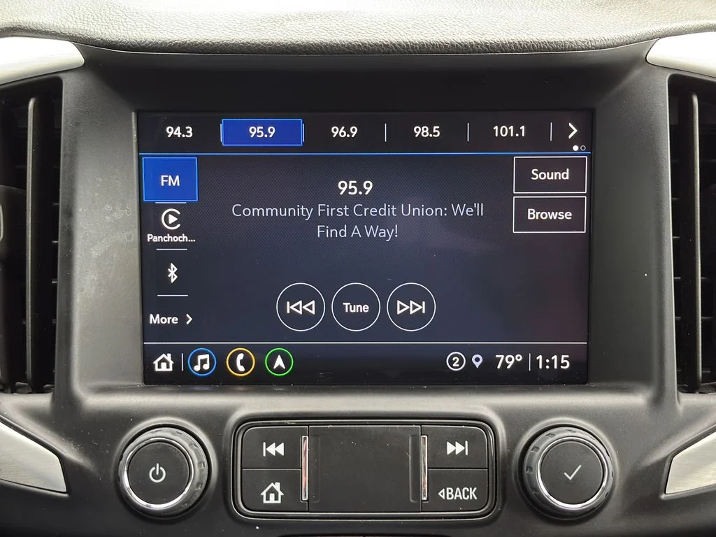 Used 2023 Silver GMC SLE image 22