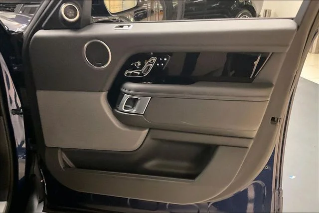Used 2021 Blue Land Rover Westminster image 30