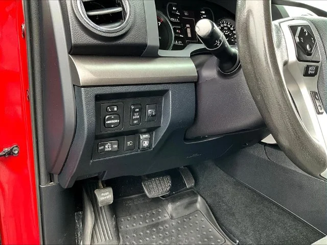 Used 2018 Red Toyota SR5 image 25