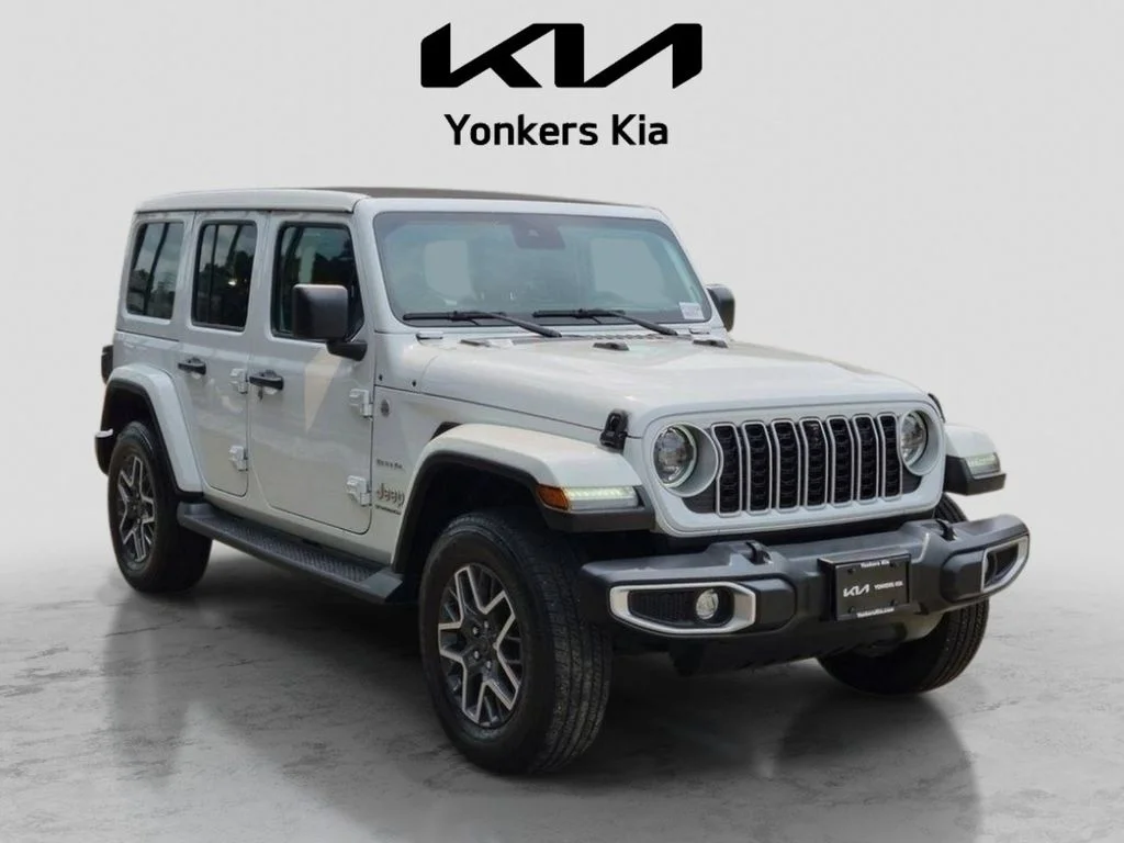 Used 2024 White Jeep Sahara image 4