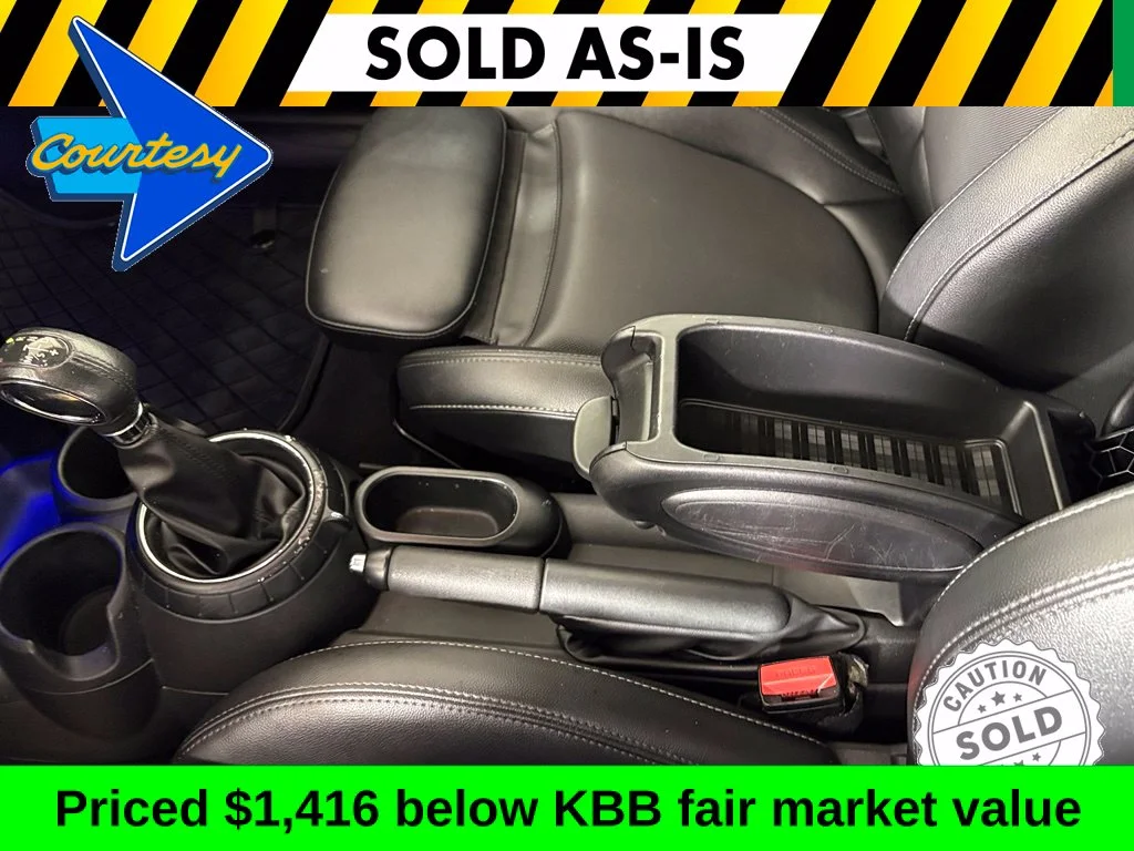 Used 2015 Red MINI Base image 28