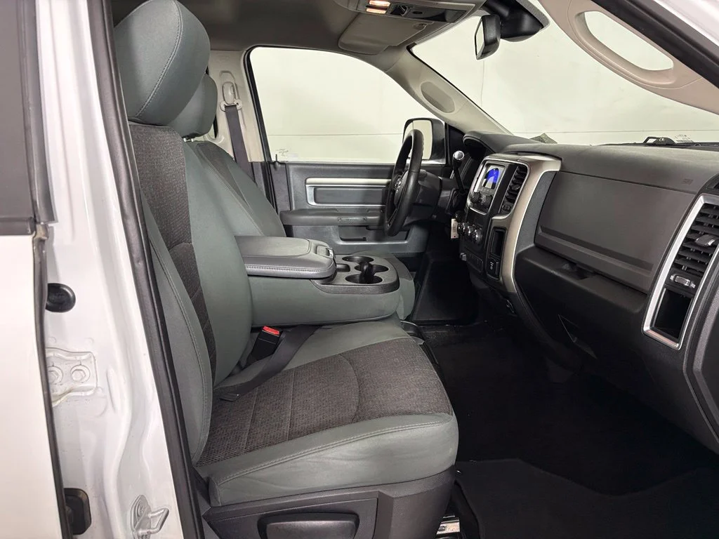 Used 2016 White Ram SLT image 39
