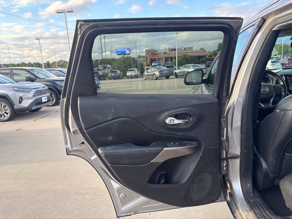 Used 2019 Billet Silver Metallic Clearcoat Jeep Limited image 36