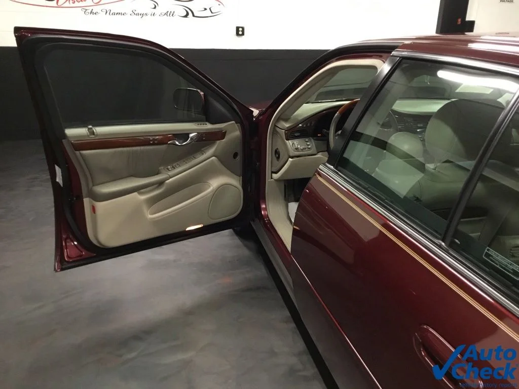 Used 2000 Red Cadillac DHS image 20