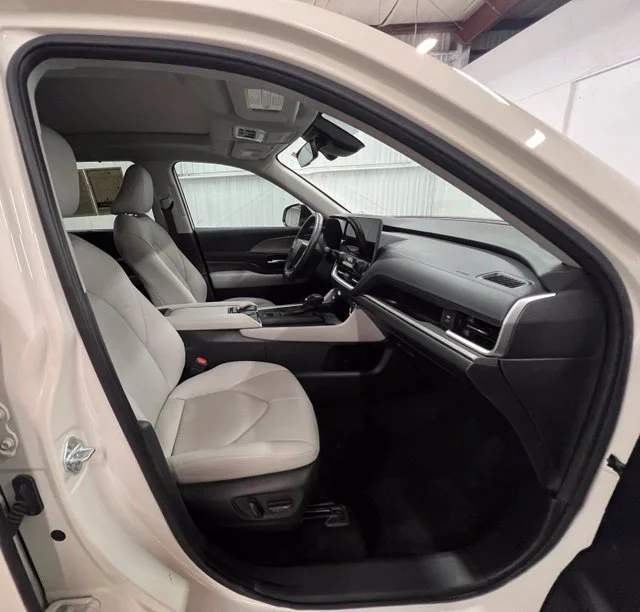 Used 2024 White Toyota XLE image 18