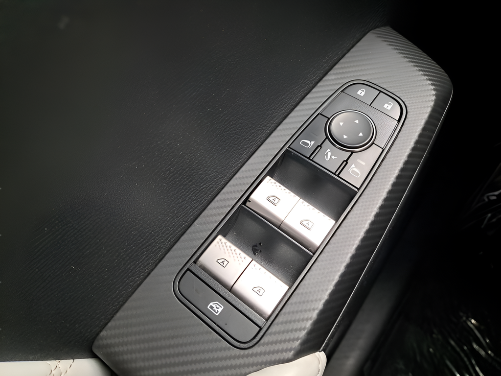 2023 Mitsubishi Outlander SEL - Photo 24