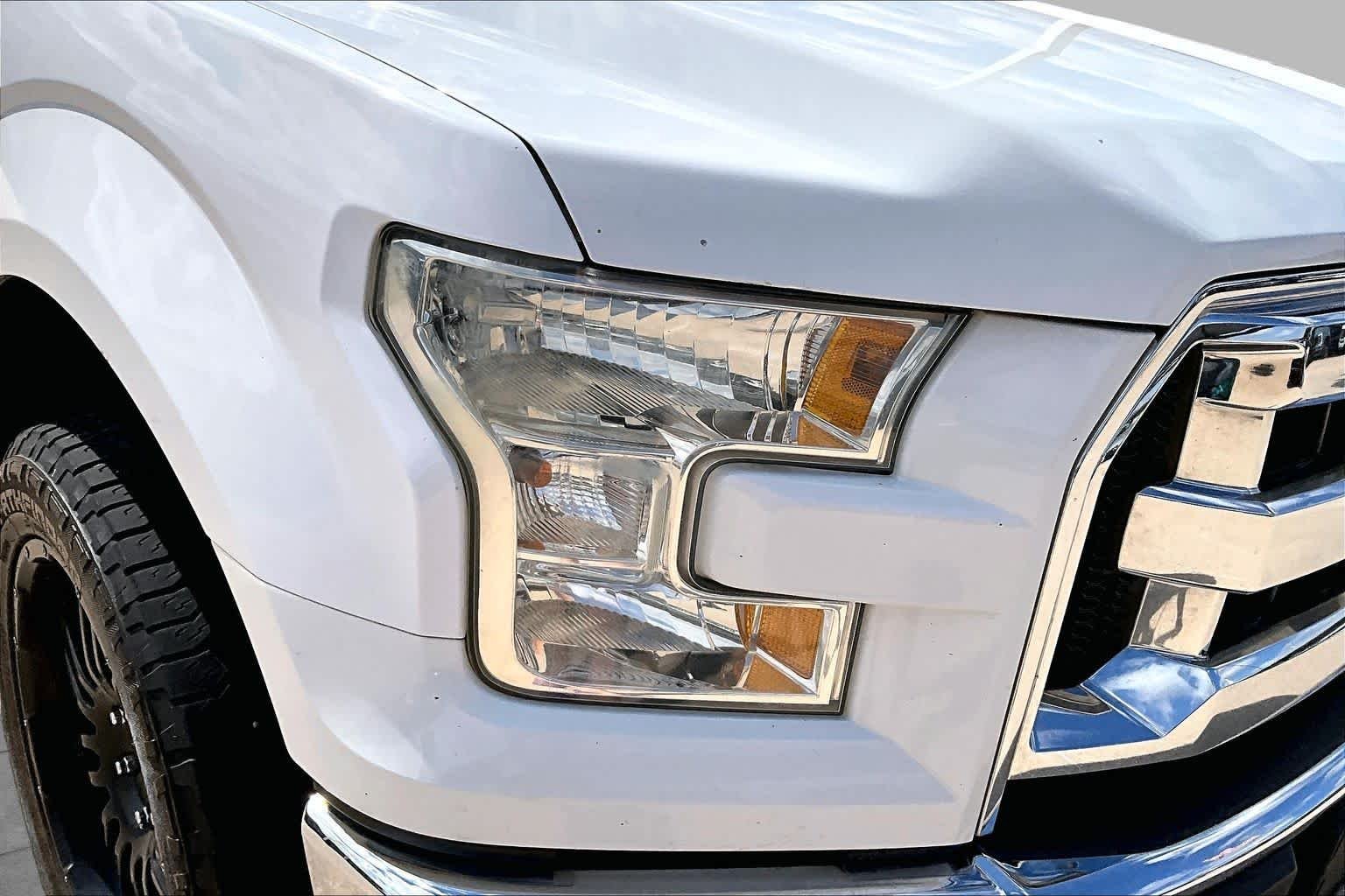 Used 2015 Oxford White Ford XLT image 25