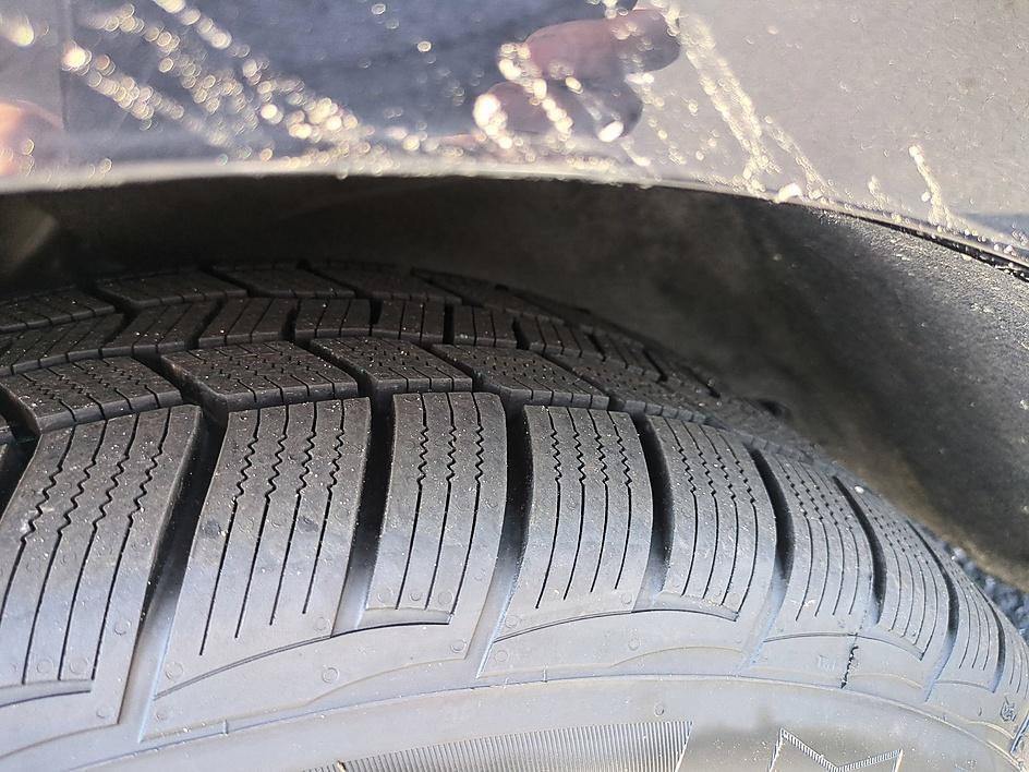Used 2020 Black Ford SEL image 13