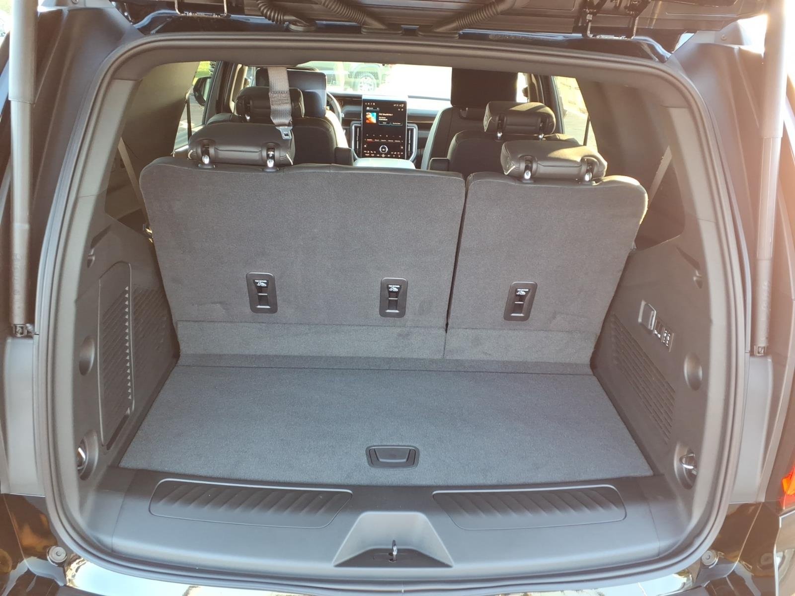New 2026 Onyx Black GMC Elevation image 14