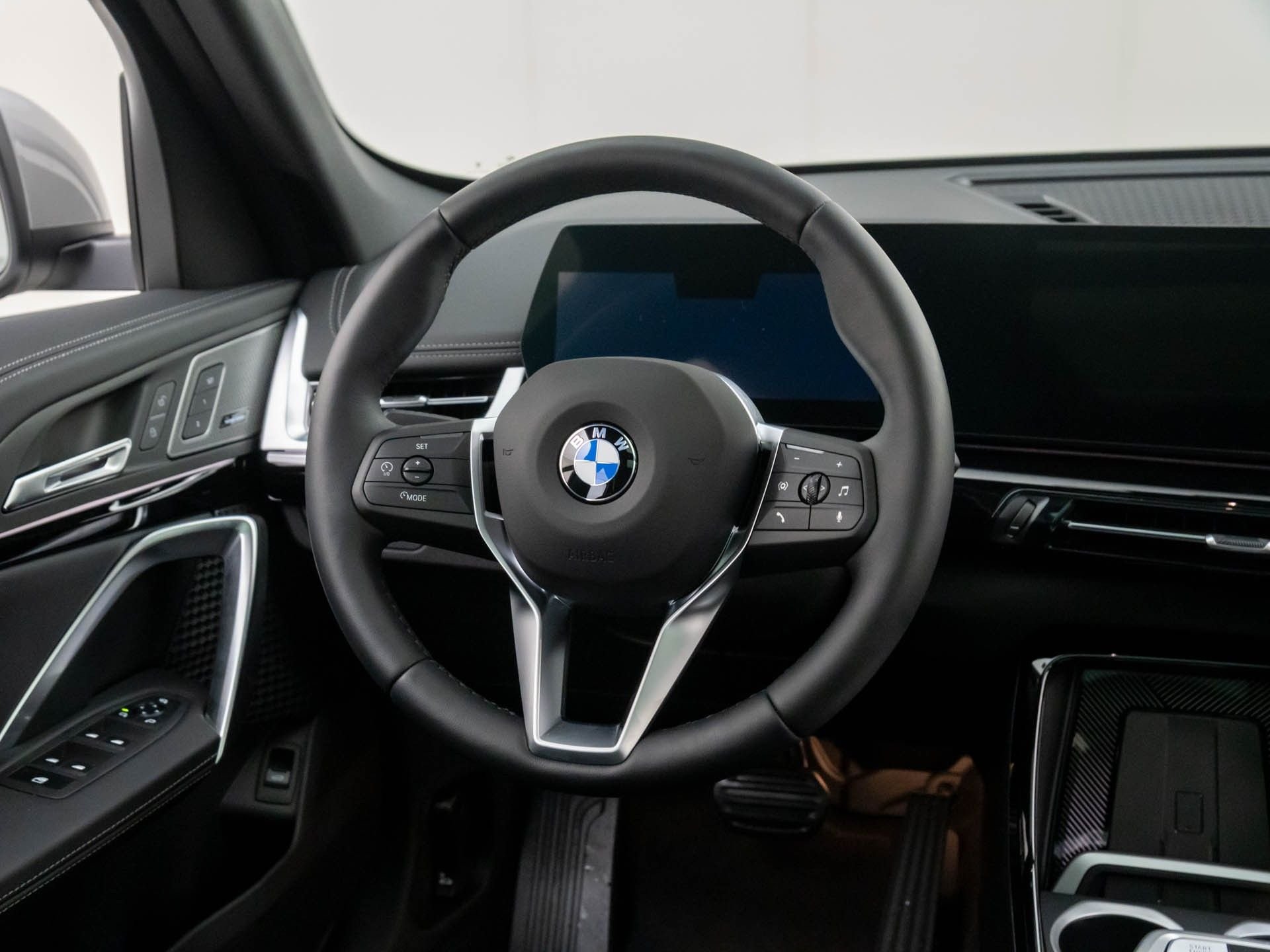 New 2026 Space Silver Metallic BMW xDrive28i image 11