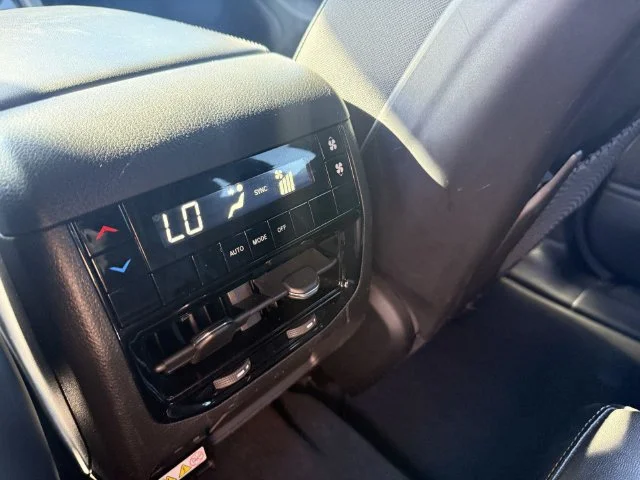 Used 2023 Silver Jeep Altitude image 33