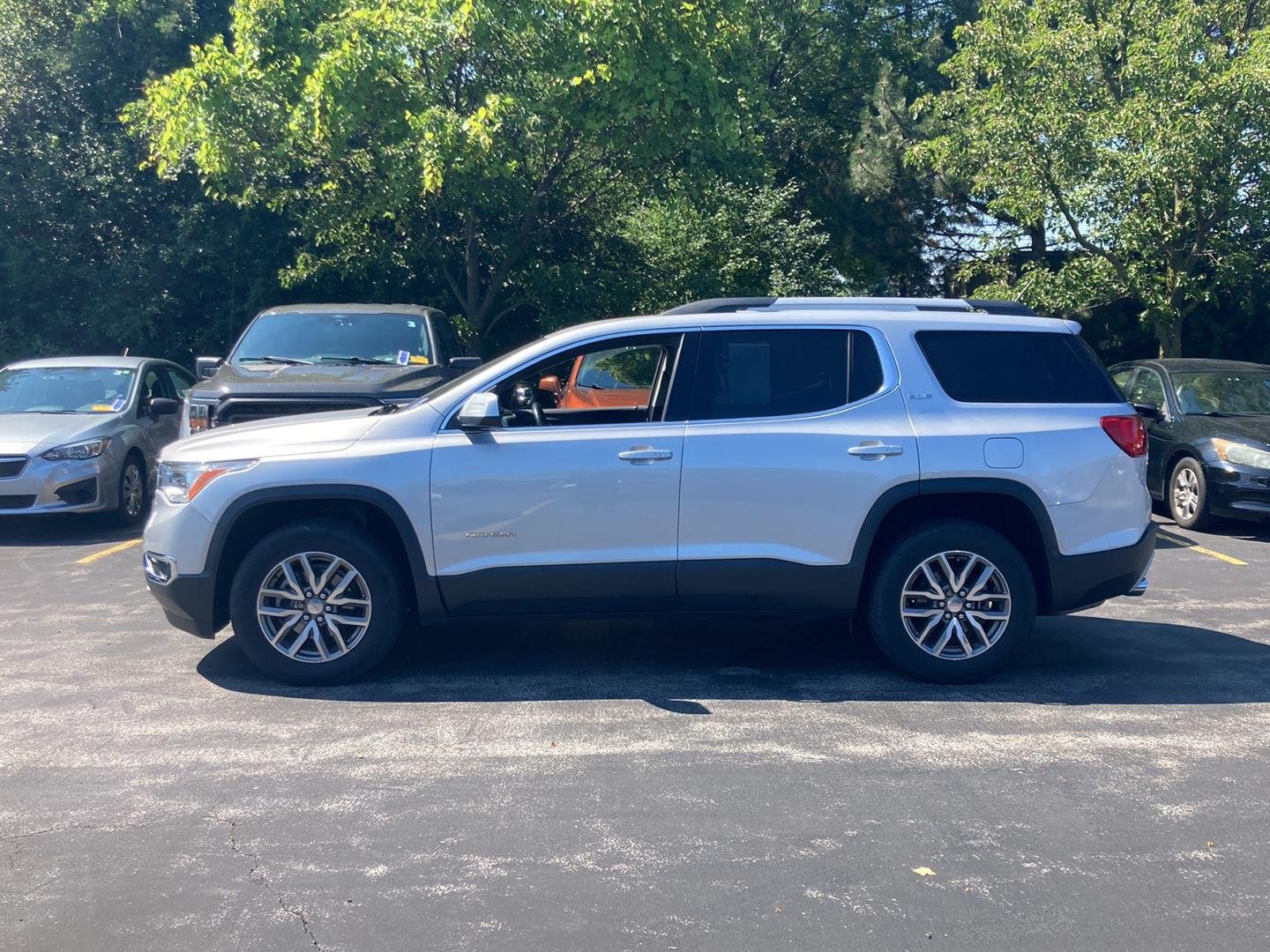 Used 2019  GMC SLE-2 image 4