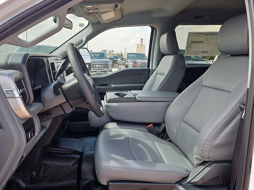 New 2026 Oxford White Ford F-350® XL image 19