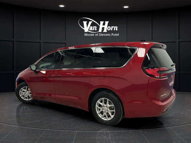 New 2026 Red Hot Pearl-Coat Exterior Paint Chrysler Select image 5