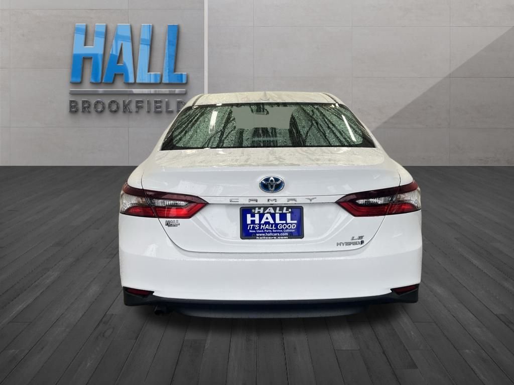 2022 Toyota Camry Hybrid LE photo 3