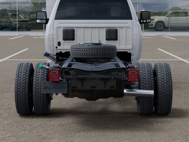 New 2026 Bright White Clearcoat RAM Tradesman image 39