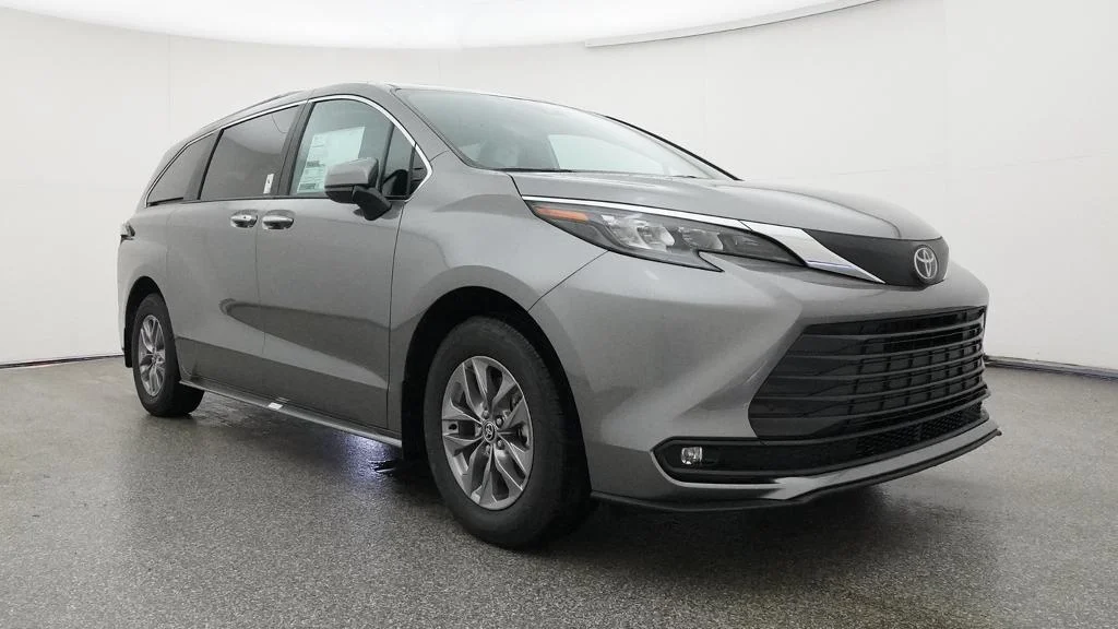 New 2026 Heavy Metal Toyota XLE image 9