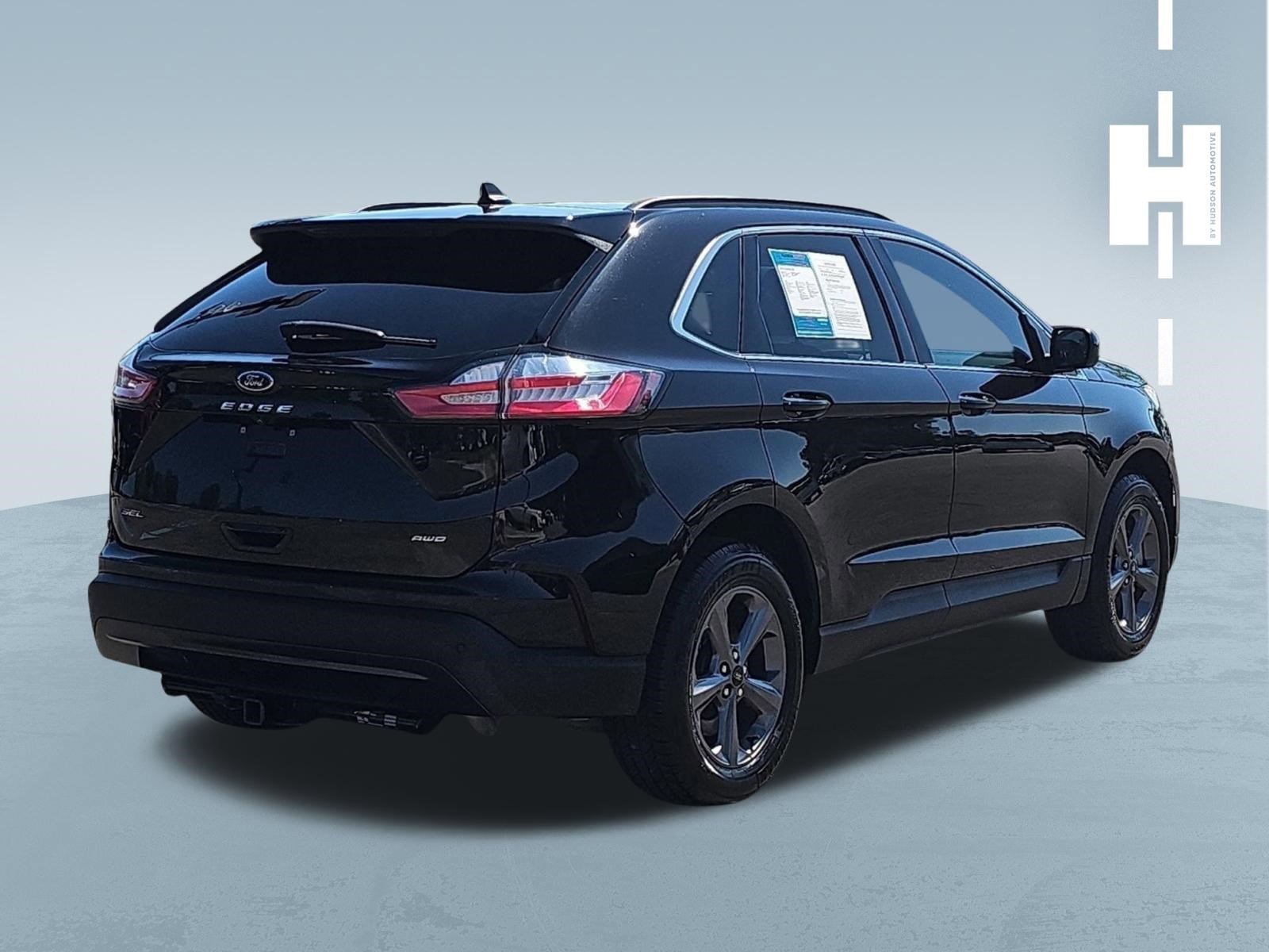 Used 2022 Black Metallic Ford SEL image 3