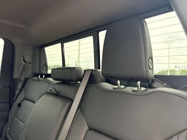 New 2026 Onyx Black GMC SLT image 30