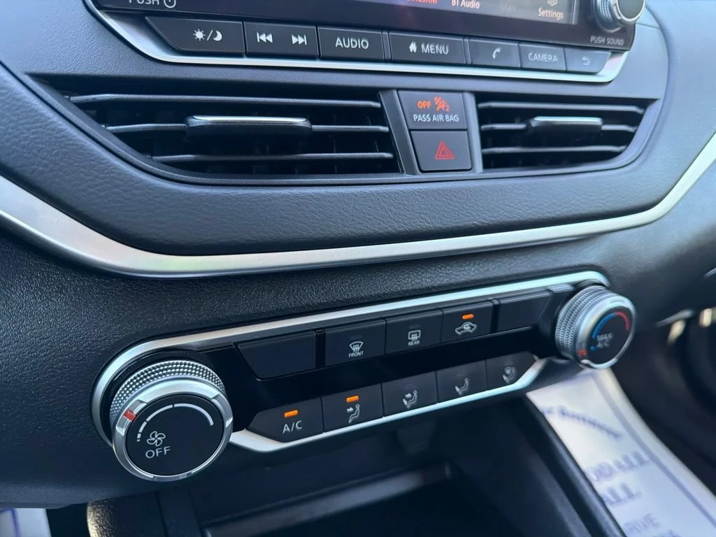 Used 2025 Gray Nissan S image 19