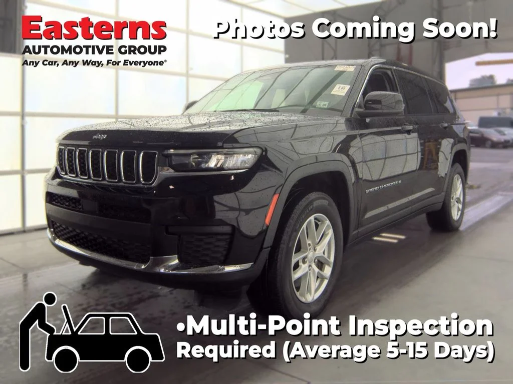 Used 2023 Black Jeep Laredo image 1