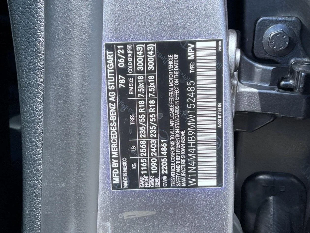 Used 2021 Gray Mercedes-Benz GLB 250 image 26