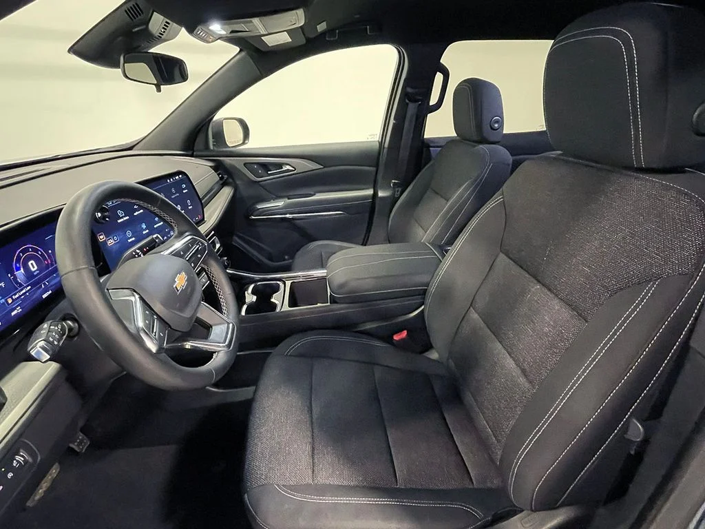 Used 2025 Blue Chevrolet LT image 3