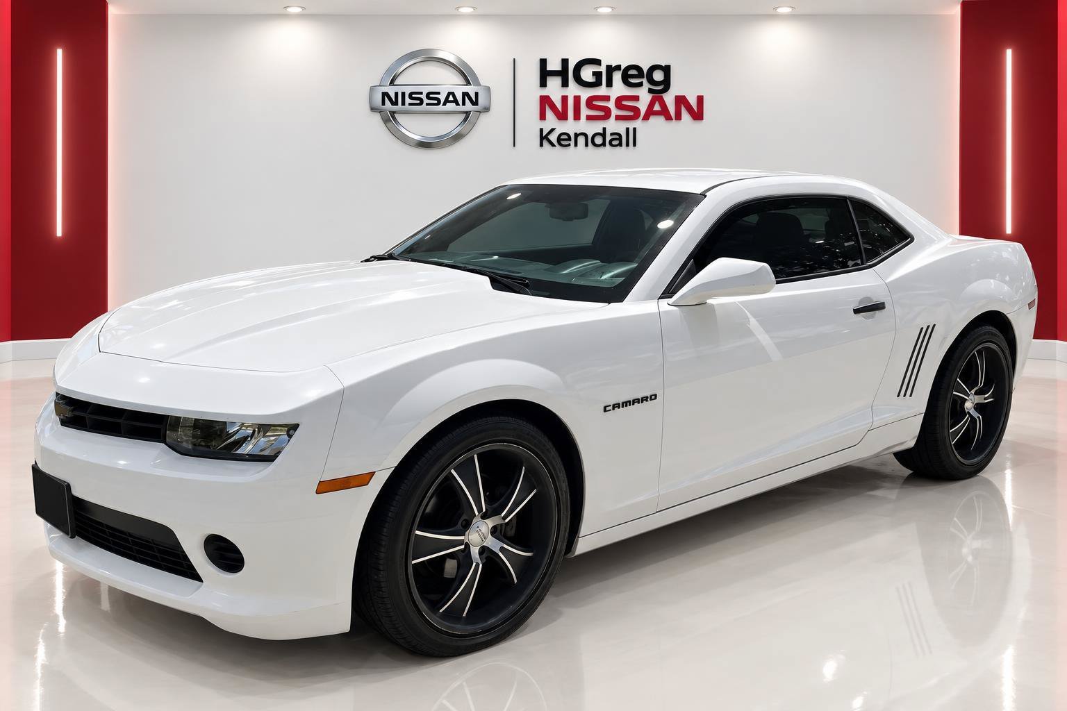 Used 2015 White Chevrolet 2LS image 3