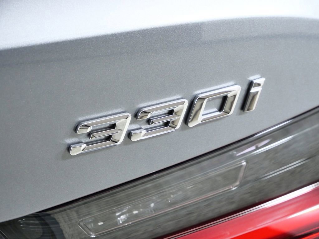 Used 2026 Skyscraper Grey Metallic BMW 330i xDrive image 13