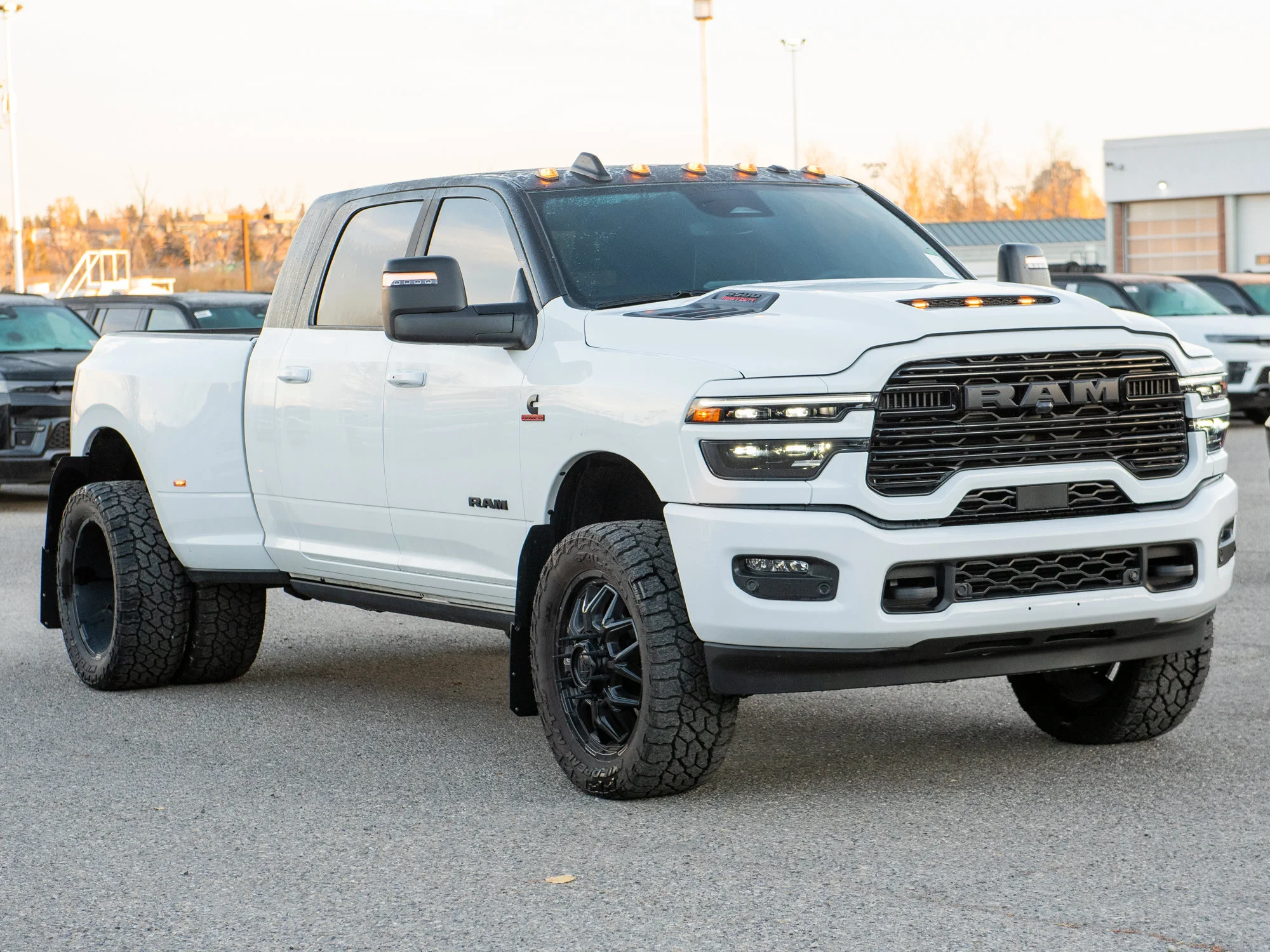 Used 2026 White RAM Laramie* Mega Cab 4x4, 2 Inch Lift, 35 Inch Tires image 9