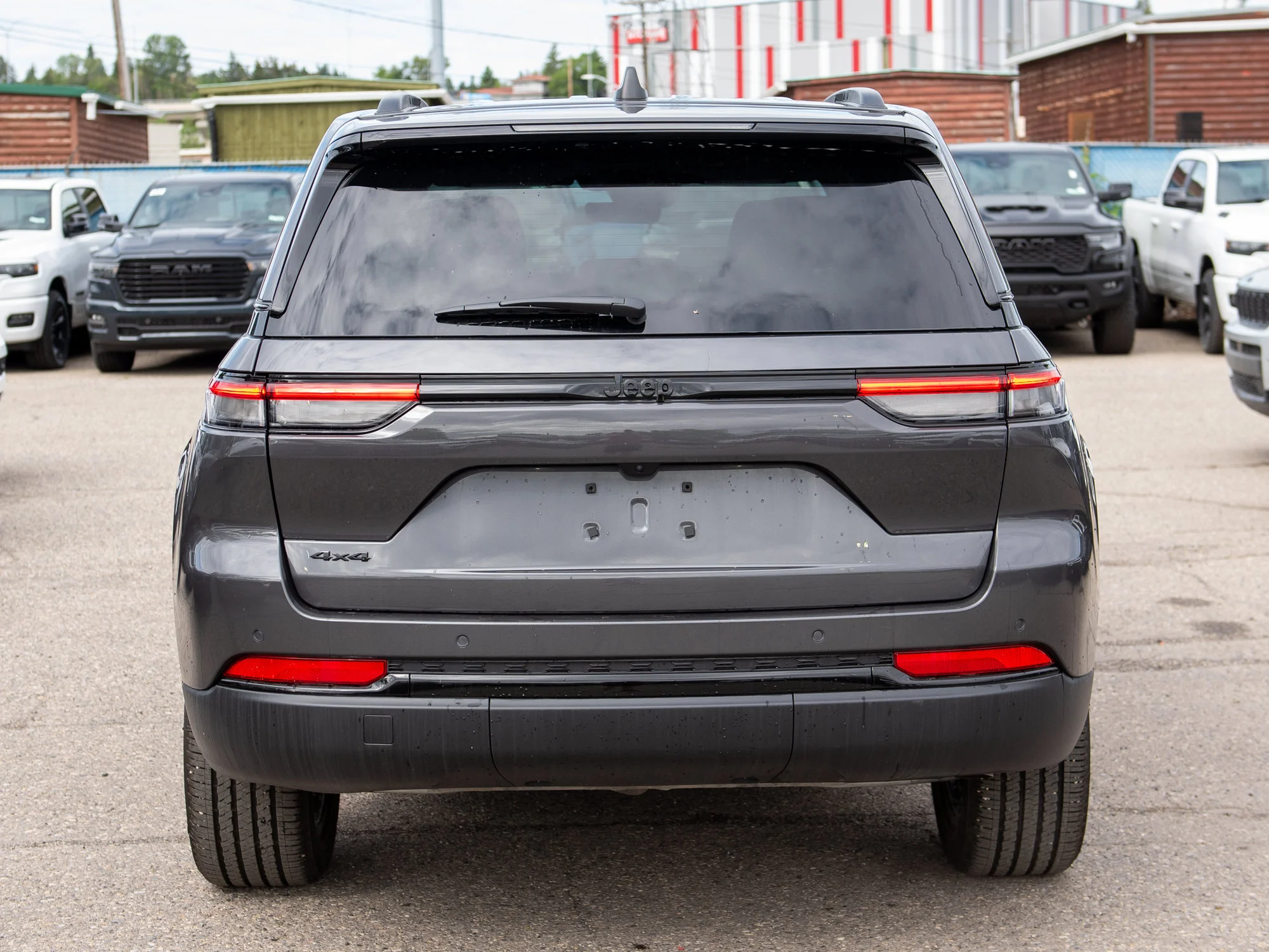 New 2025 Grey Jeep Altitude* image 4