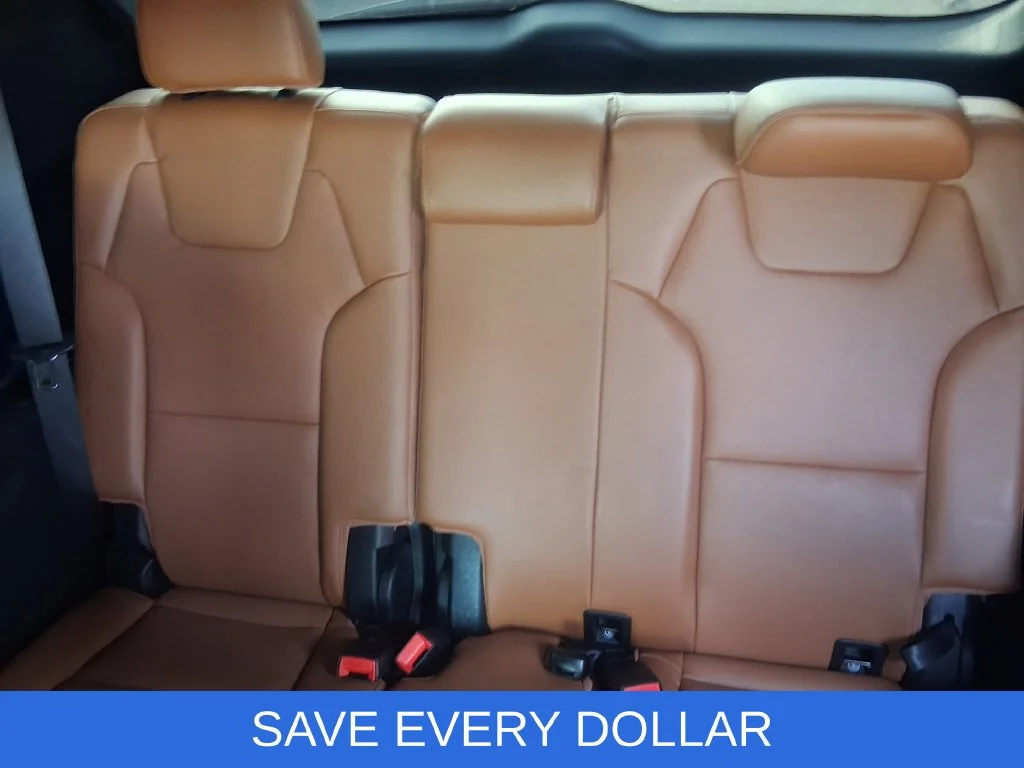 Used 2024 Green Kia EX X-Line image 17
