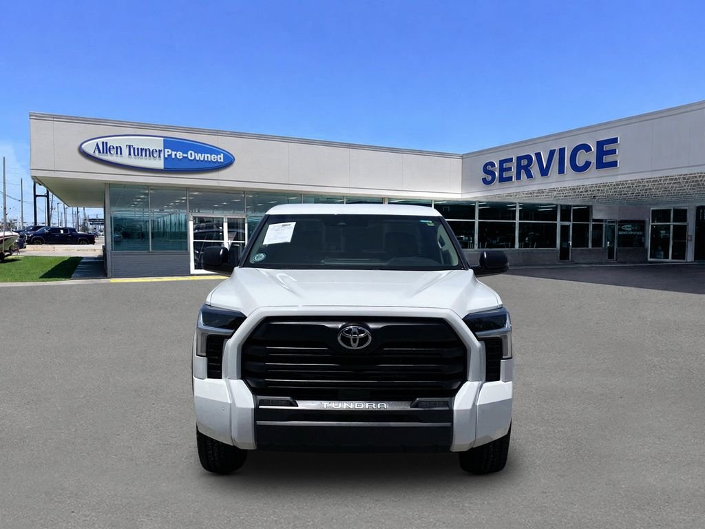 Used 2022 White Toyota SR5 image 3