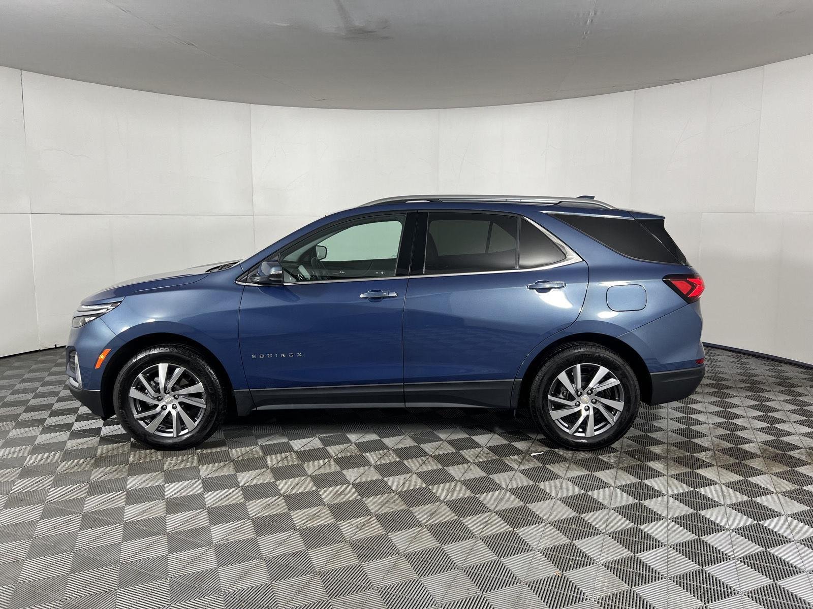 Used 2024 Lakeshore Blue Metallic Chevrolet Premier image 18