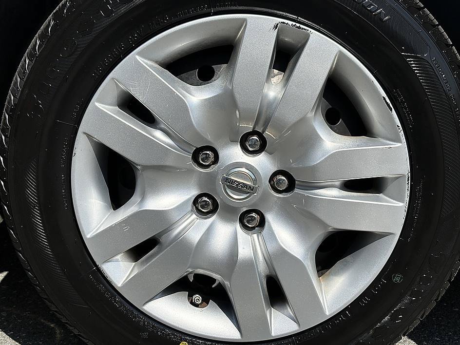 Used 2010 Radiant Silver Metallic Nissan 2.5 S image 6